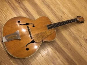 楽器 ギター 出張買取 百合が咲いたよ わたし雑貨店 後楽窯跡地