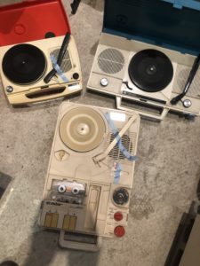 ドクとマーティ2 ポータブルレコードプレーヤー修理